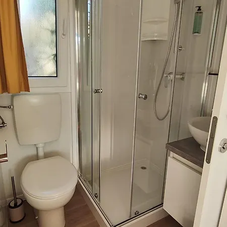 Seaside House Kolan, Pag - 23186 بيت للعطل كولان